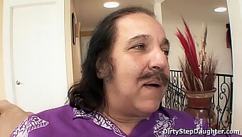 Ron Jeremy'S Geluksontmoeting Met Een Mooie Tiener