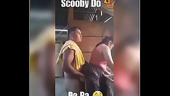 Scoobyjino Vroče In Vroče Srečanje S Seksi Starejšo Žensko