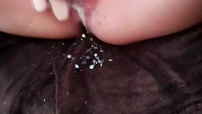 Tette Naturali Esplodono Con Orgasmi Multipli E Squirtano In Un Video Teen