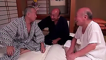 Shigeo Tokuda E Seus Amigos Organizam Uma Festa Selvagem Com Três Mulheres Peitudas