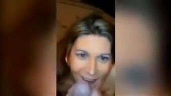 Piacere Orale E Moglie Che Condividono Una Famiglia Milf