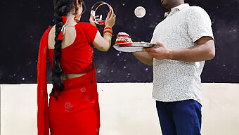 A Primeira Celebração De Karva Chauth De Priya Inclui Um Encontro Apaixonado E Um Boquete Público