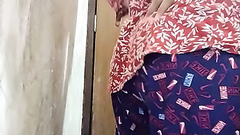 Indian Aunty Masturbates In The Bathroom While Watching A Young Girl