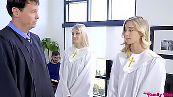 Pai E Filho Em Desespero Em Um Ménage À Trois Com A Garota Da Igreja Haley Reed