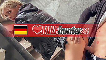 Kevin Verwöhnt Die Deutsche Milf Vicky Mit Oralsex Und Gesichtsbesamung