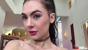 Marley Brinx'In Anal Sahne Hazırlığı: Sert Bir Deneyim