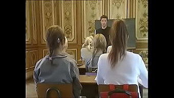 Vintage Školačky Jsou Šukány V Psím Stylu